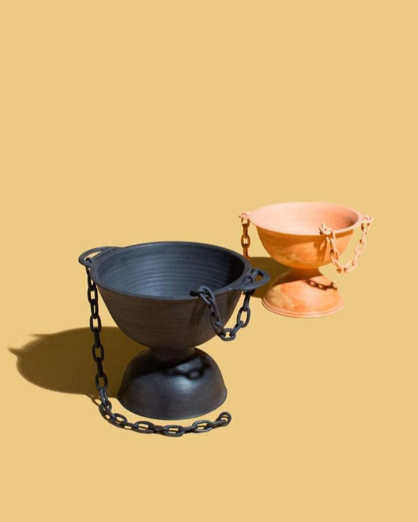 5 Ceramic Objects Proves Chains Are Trending