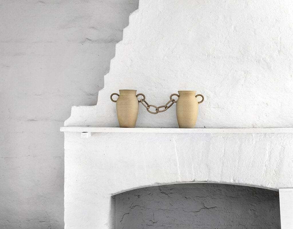 Chains are trending - ceramic decorative objects