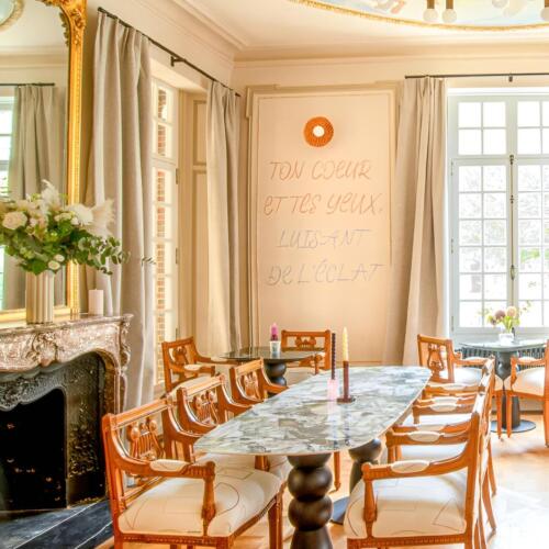 Artful hotel: the dining room