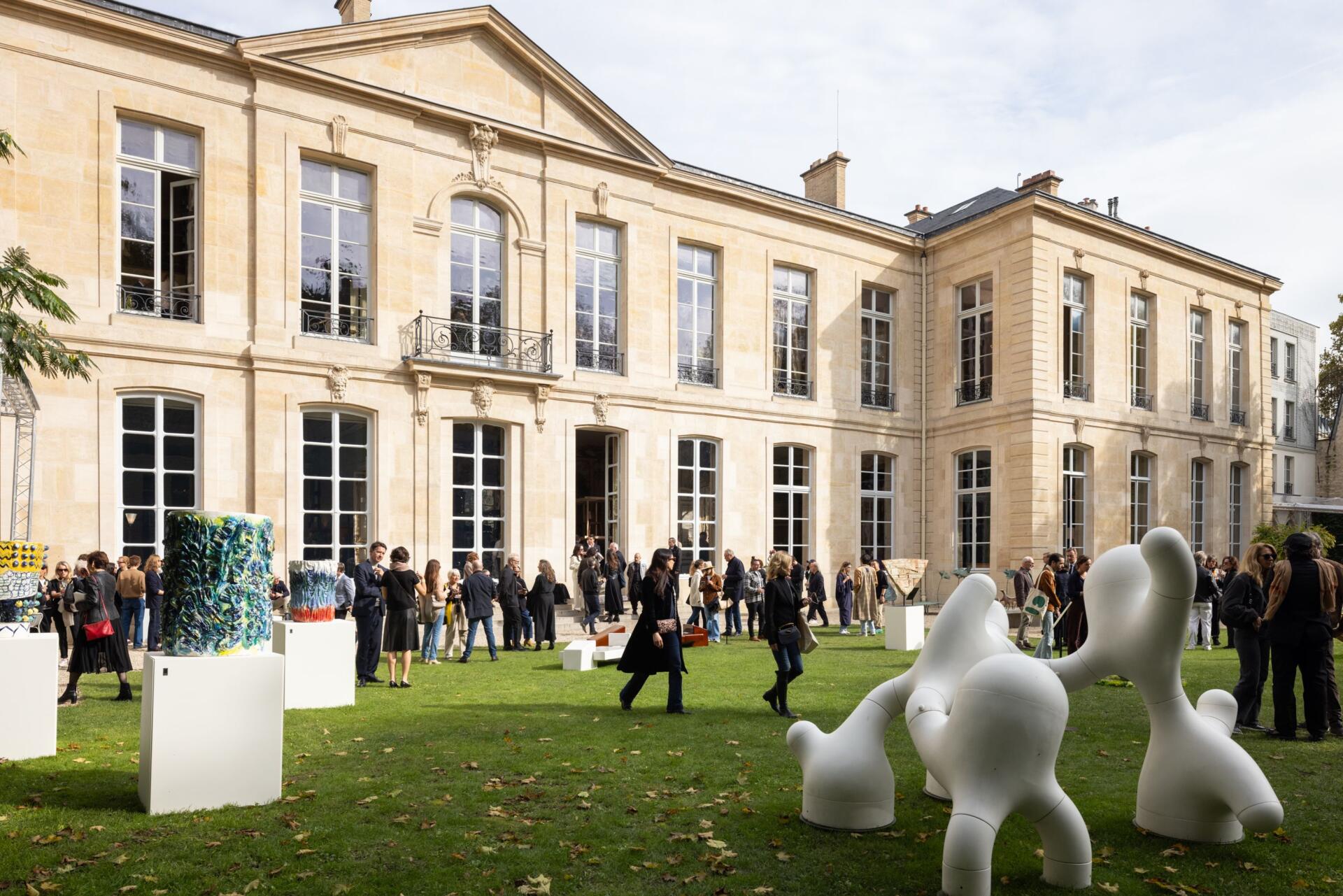 Design miami. Paris 2025: collectible and captivating chaos