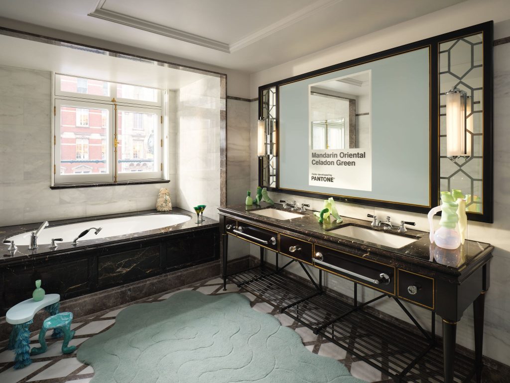 Mandarin-hotel-hyde-park-the-pantone-celadon-suite-bathroom-uchronia-world-jack-hardy-01